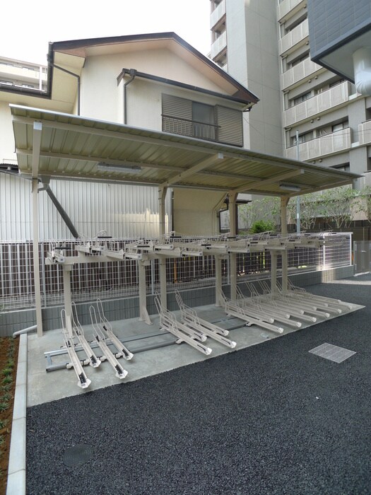 物件外観写真5　(駐輪場)