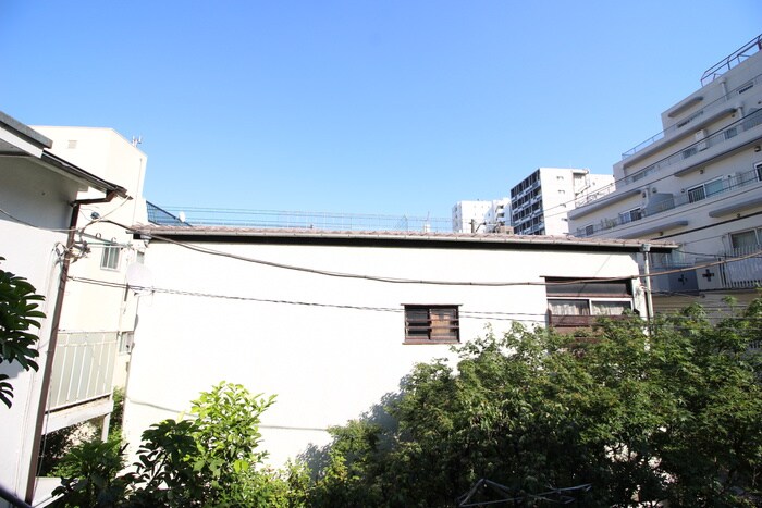 物件内観写真11　(室内からの展望)