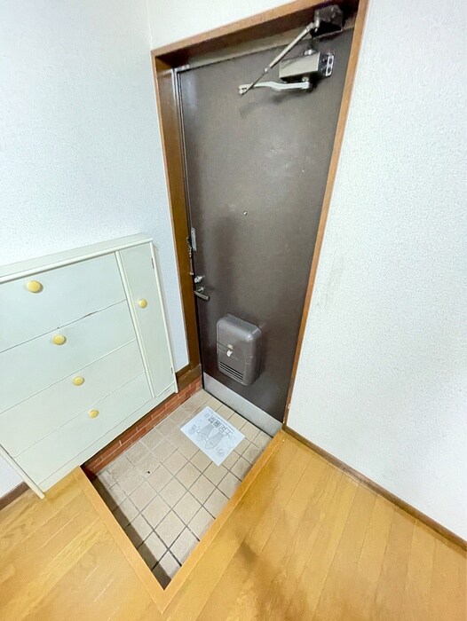 物件内観写真15　(玄関)