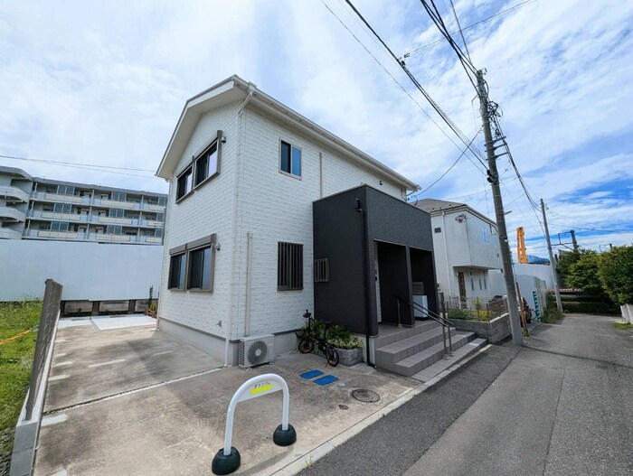 物件外観写真2　(駐車場)