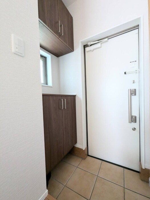 物件内観写真14　(玄関)