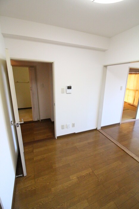 物件内観写真17　(玄関)