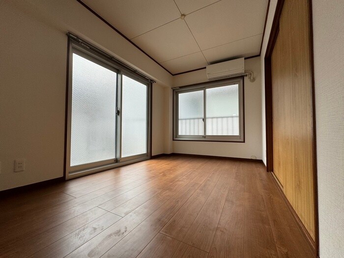 物件内観写真8　(居室)