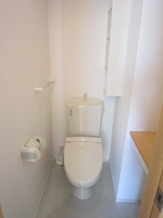 物件内観写真8　(トイレ)