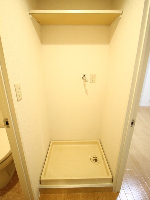 物件内観写真13　(洗濯機置場)