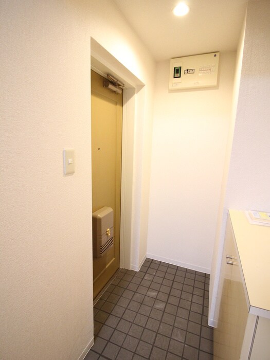 物件内観写真15　(玄関)