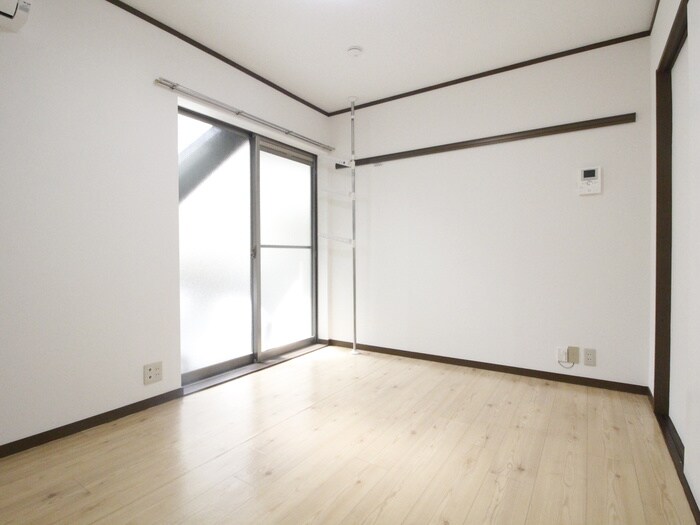 物件内観写真8　(居室)