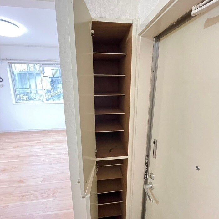 物件内観写真15　(靴箱)