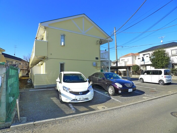 物件外観写真6　(駐車場)