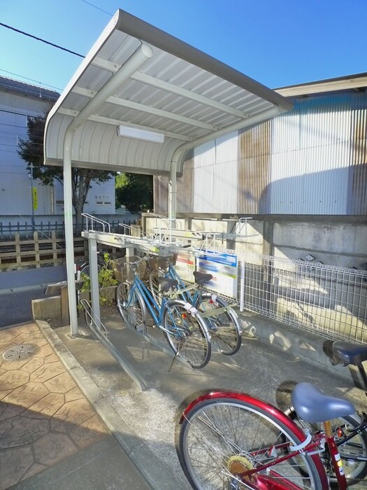 物件外観写真6　(駐輪場)