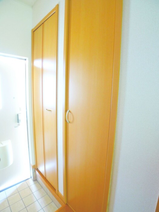 物件内観写真15　(靴箱)
