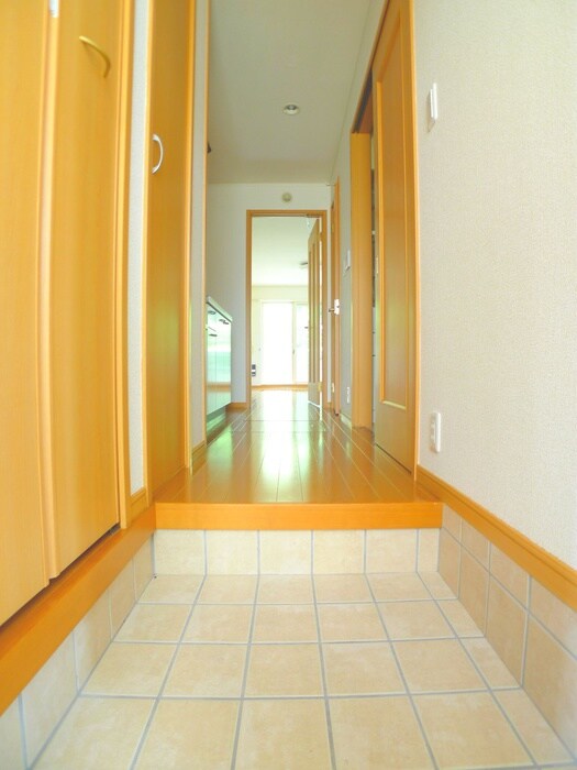 物件内観写真16　(玄関)