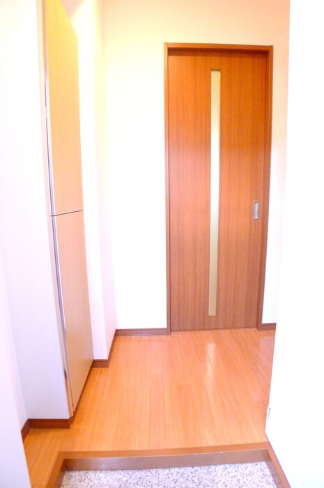 物件内観写真11　(玄関)