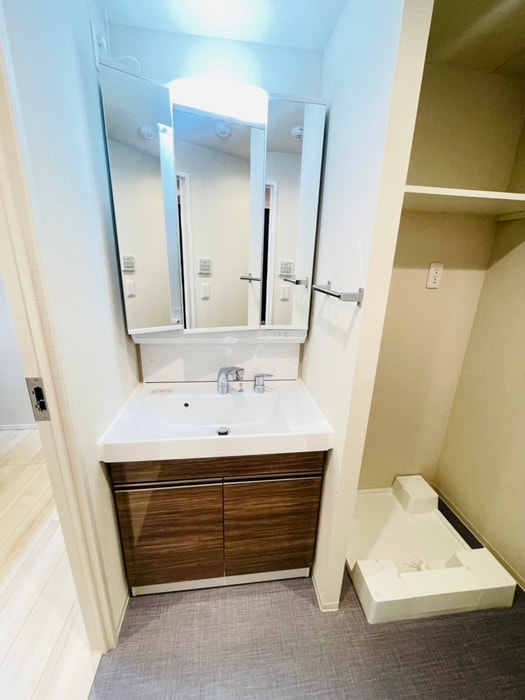 物件内観写真13　(洗濯機置場)