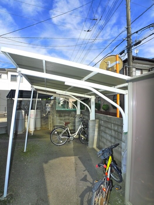 物件外観写真4　(駐輪場)