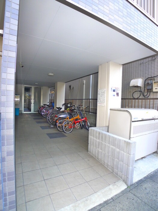 物件外観写真5　(エントランス部分)