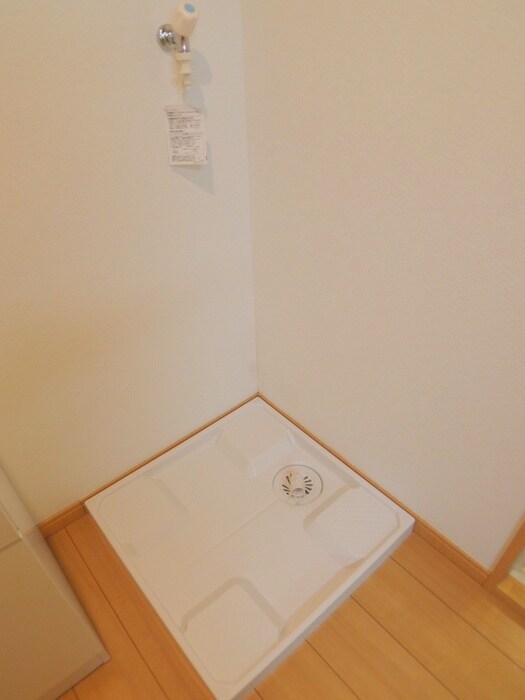 物件内観写真11　(洗濯機置場)