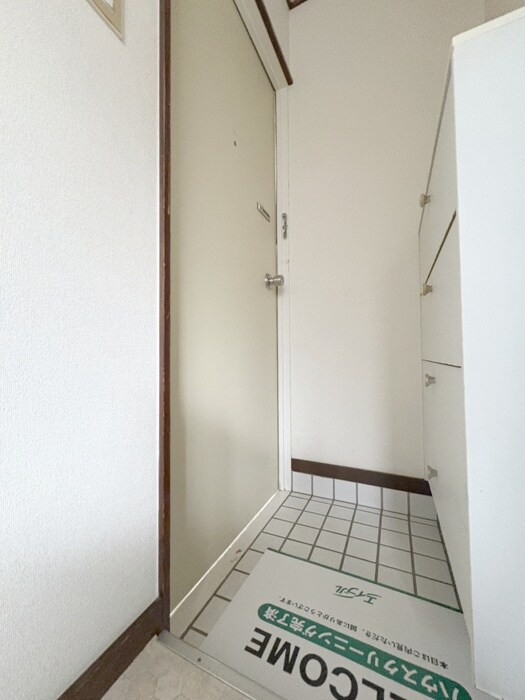 物件内観写真12　(玄関)