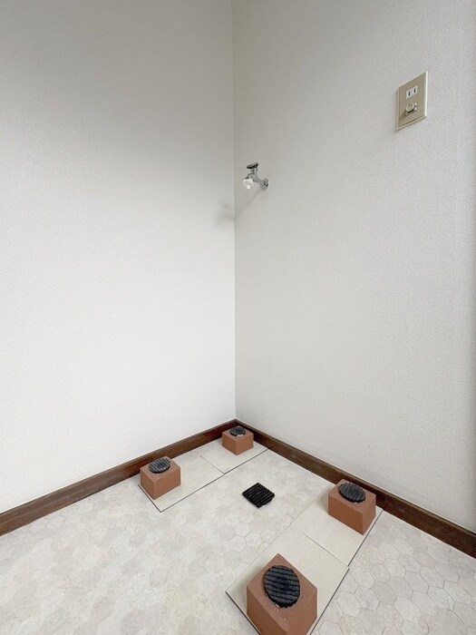 物件内観写真16　(洗濯機置場)