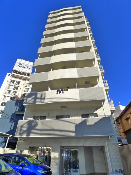 ユリカロゼ西新井駅前外観写真