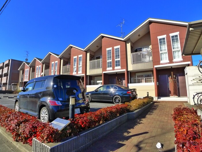 物件外観写真4　(エントランス部分)