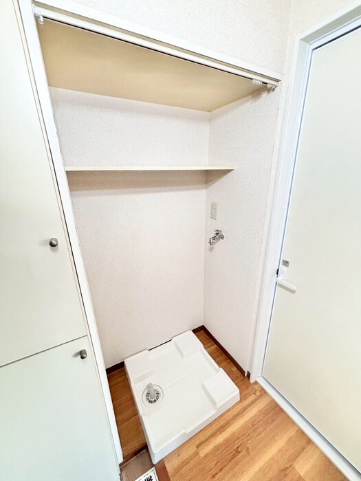 物件内観写真12　(洗濯機置場)