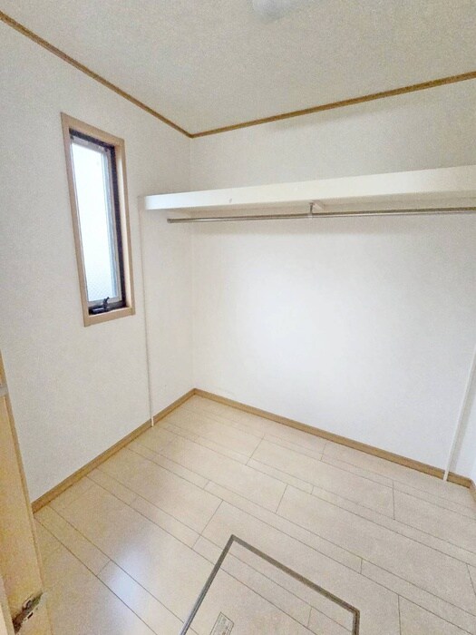 物件内観写真13　(収納)