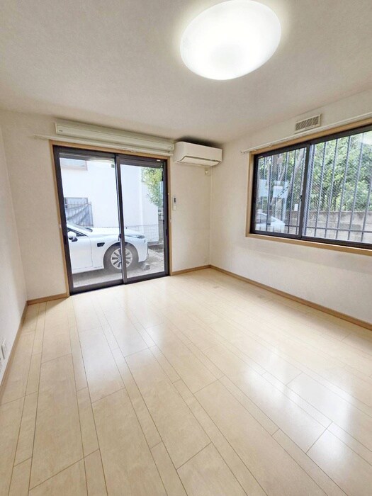 物件内観写真15　(居室)