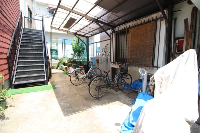 物件外観写真5　(エントランス部分)