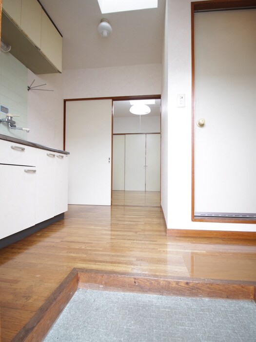 物件内観写真10　(玄関)