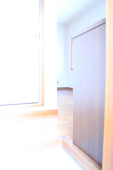 物件内観写真10　(玄関)