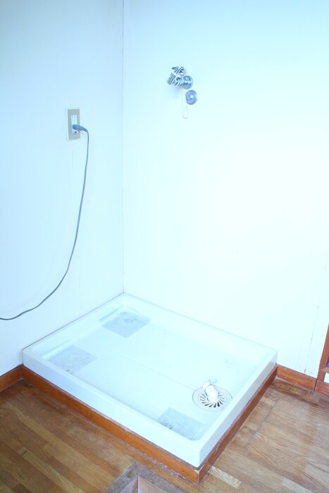 物件内観写真12　(洗濯機置場)