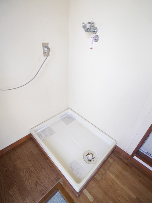 物件内観写真14　(洗濯機置場)