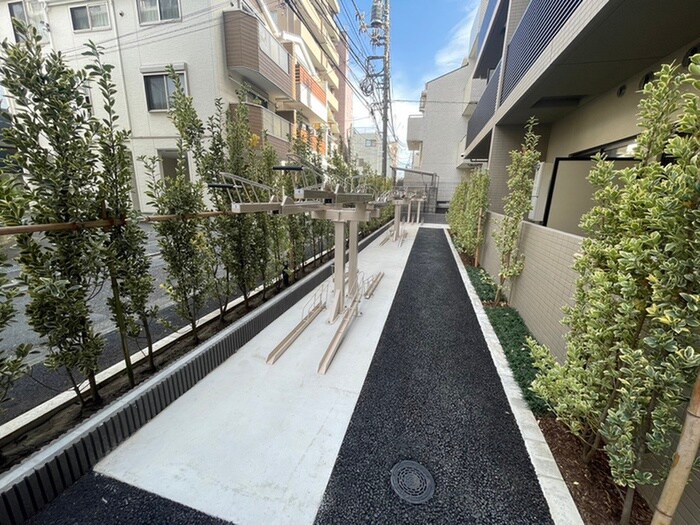 KNOTS新丸子(502)の駐輪場