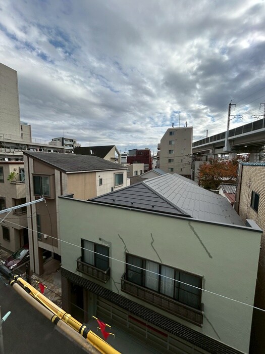 物件内観写真6　(室内からの展望)