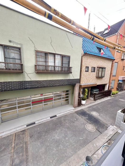 物件内観写真12　(室内からの展望)