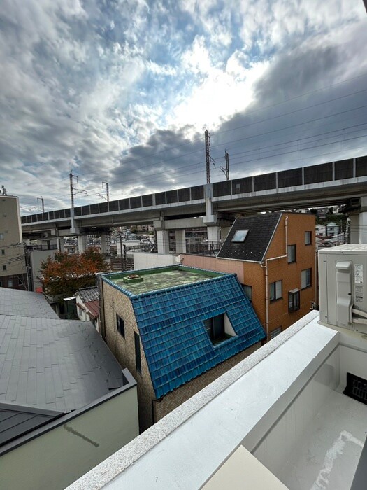 物件内観写真14　(室内からの展望)