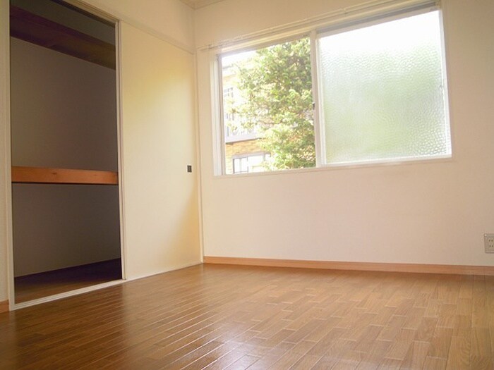 物件内観写真6　(居室)