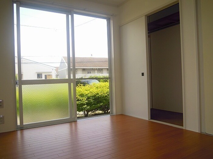 物件内観写真10　(居室)