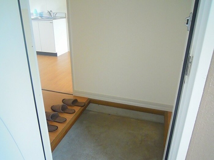 物件内観写真11　(玄関)