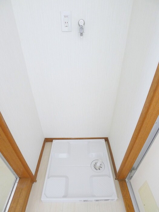 物件内観写真17　(洗濯機置場)