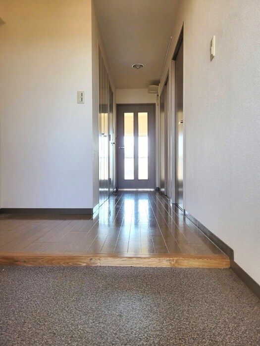物件内観写真16　(廊下)