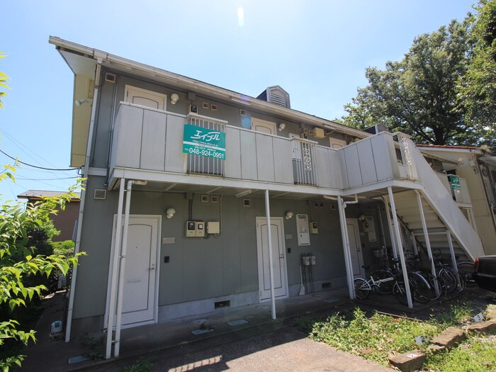 物件外観写真2　(エントランス部分)