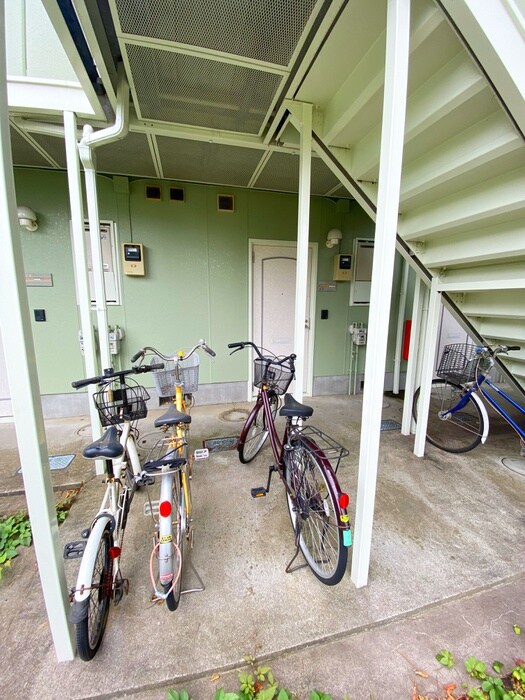 物件外観写真4　(駐輪場)