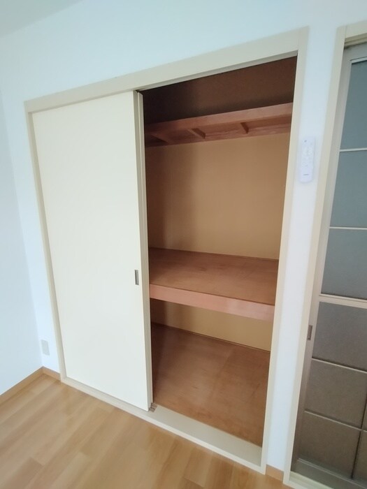 物件内観写真16　(収納)