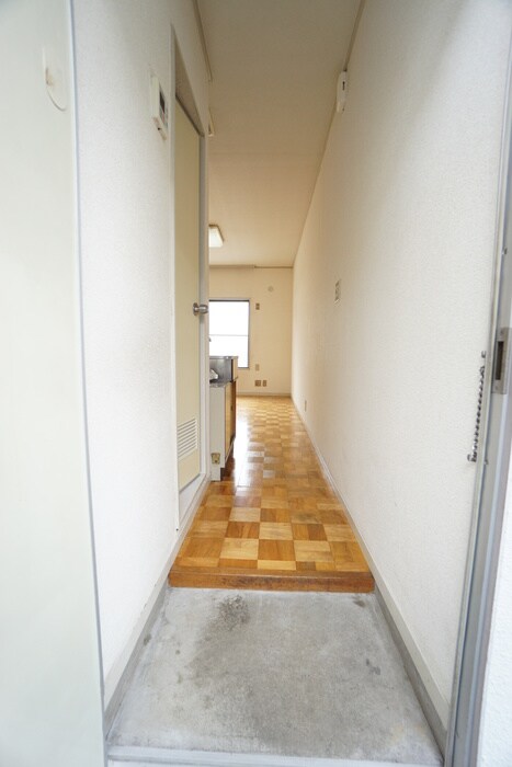 物件内観写真7　(玄関)