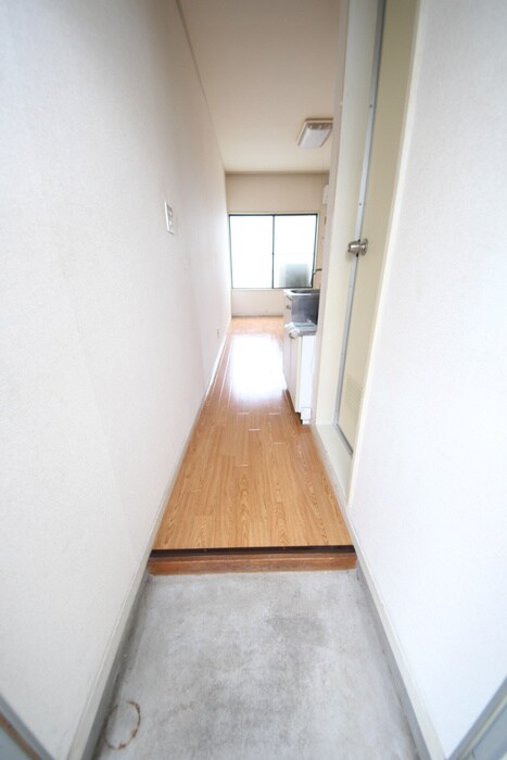 物件内観写真7　(玄関)