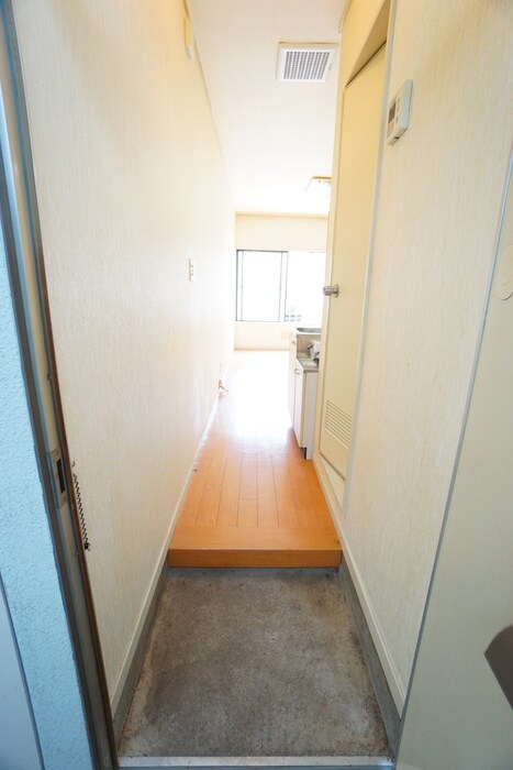 物件内観写真7　(玄関)
