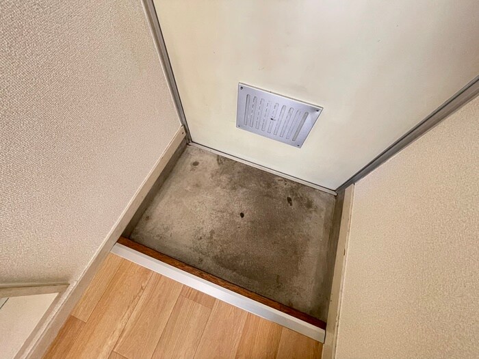 物件内観写真15　(玄関)