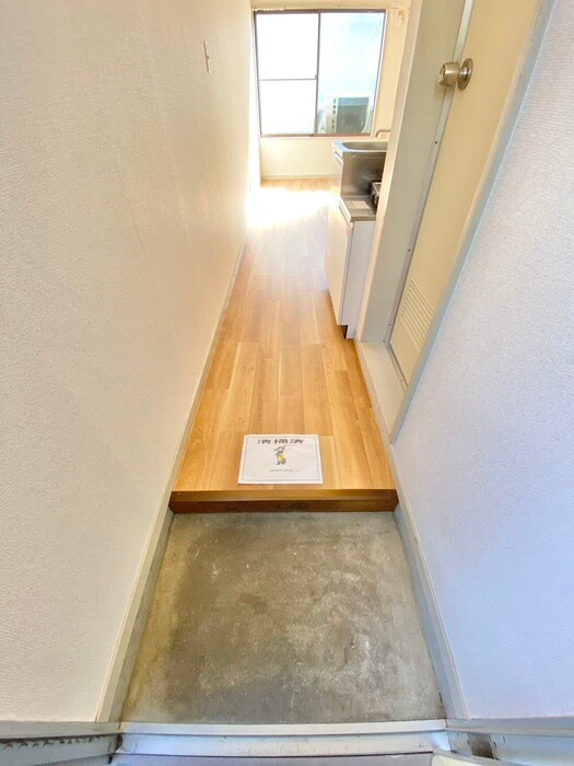 物件内観写真17　(玄関)